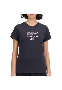 Koszulka New Balance WT33507BK - czarna. Kolor: czarny. Materiał: bawełna, poliester. Długość rękawa: krótki rękaw. Długość: krótkie. Wzór: napisy