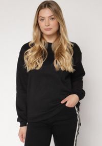 Born2be - Czarna Ocieplana Bluza z Bawełną i Napisem z Tyłu Fezanda. Okazja: na co dzień. Kolor: czarny. Materiał: bawełna. Wzór: napisy. Styl: klasyczny, casual, elegancki #7