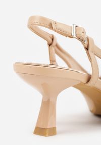 Renee - Beżowe Czółenka z Noskiem w Szpic na Obcasie Kaczuszce z Dekoracyjnymi Klamrami Sinitte. Okazja: na co dzień. Nosek buta: szpiczasty. Zapięcie: klamry. Kolor: beżowy. Materiał: jeans. Obcas: na obcasie. Styl: wizytowy, casual. Wysokość obcasa: średni #3