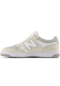 Buty unisex New Balance BB480LGW – beżowe. Okazja: na co dzień. Kolor: beżowy. Materiał: dresówka, materiał, syntetyk. Szerokość cholewki: normalna. Sport: turystyka piesza #4