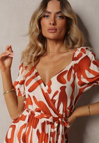 Renee - Pomarańczowa Sukienka z Wiskozy z Trójkątnym Dekoltem i Gumką w Pasie z Materiałowym Paskiem Viketa. Kolor: pomarańczowy. Materiał: wiskoza, materiał. Styl: elegancki #3