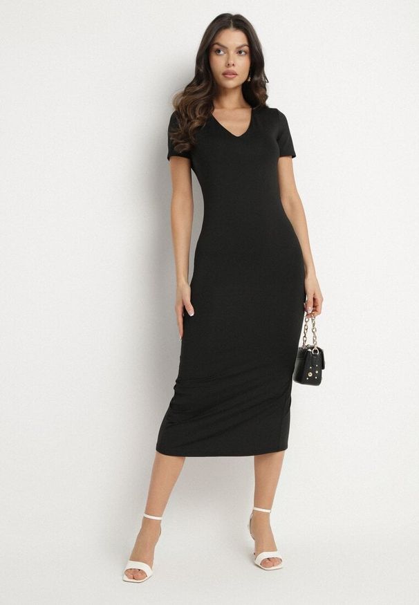 Born2be - Czarna Sukienka Dopasowana Bodycon z Dekoltem w Serek Efricene. Okazja: na co dzień. Typ kołnierza: dekolt w serek. Kolor: czarny. Materiał: jeans. Długość rękawa: krótki rękaw. Typ sukienki: bodycon. Styl: klasyczny, casual