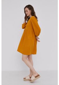 Answear Lab Sukienka kolor pomarańczowy mini rozkloszowana. Kolor: pomarańczowy. Materiał: tkanina. Wzór: gładki. Typ sukienki: rozkloszowane. Styl: wakacyjny. Długość: mini #5