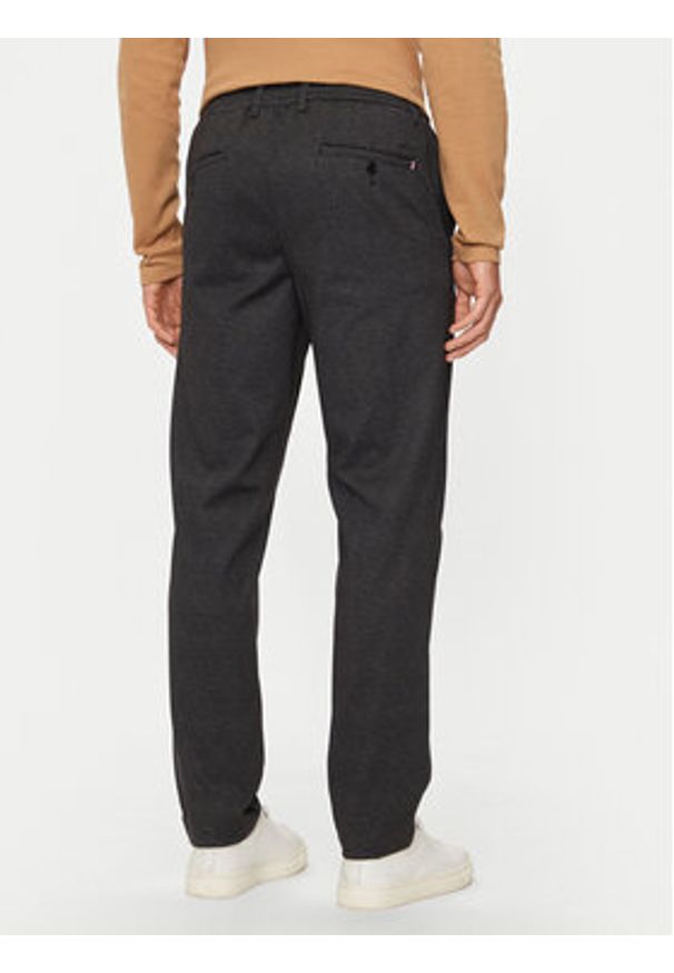 Hechter Paris Chinosy 25602 142381 Szary Tapered Fit. Kolor: szary. Materiał: syntetyk