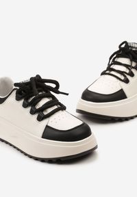 Born2be - Biało-Czarne Skórzane Sneakersy na Platformie z Szerokim Sznurowaniem Wicca. Nosek buta: okrągły. Zapięcie: sznurówki. Kolor: biały. Materiał: skóra. Obcas: na platformie. Wysokość obcasa: niski #6