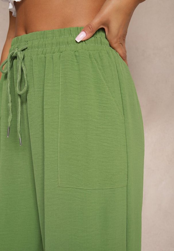Renee - Zielone Spodnie High Waist ze Sznurkiem w Talii i Prostą Nogawką Raveann. Okazja: na co dzień. Stan: podwyższony. Kolor: zielony. Styl: casual