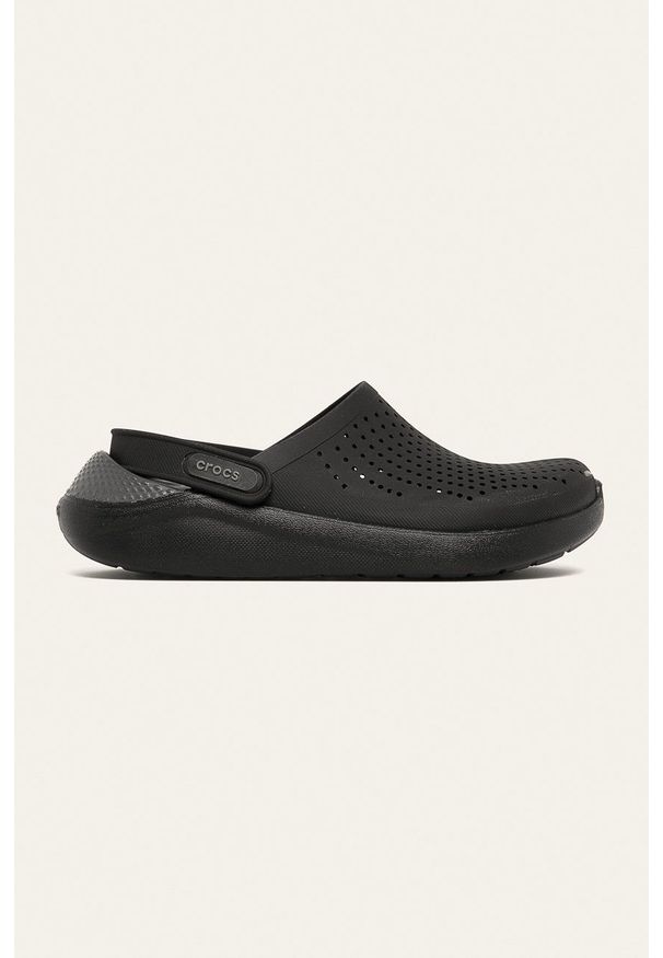 Crocs - Klapki. Nosek buta: okrągły. Kolor: czarny. Materiał: guma