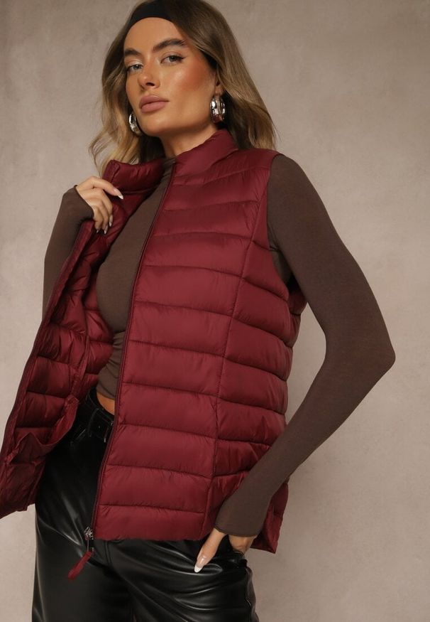 Renee - Bordowa Kamizelka Ozdobiona Pikowaniem Soellame. Okazja: na co dzień. Kolor: czerwony. Wzór: aplikacja. Styl: casual, street