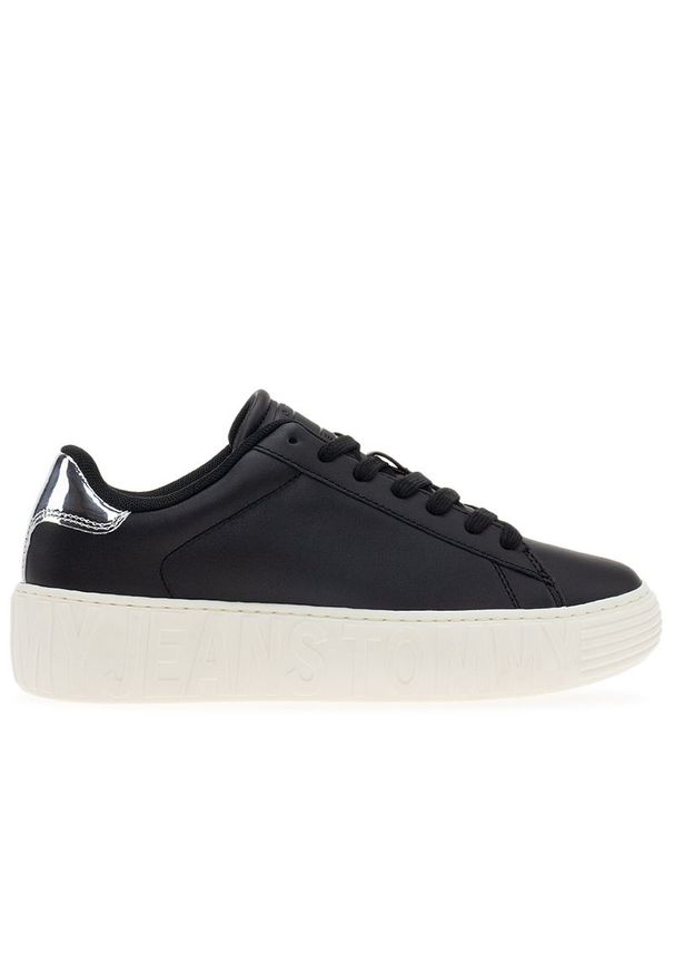 TOMMY HILFIGER - Buty Tommy Jeans TJW New Cupsole Leath LC EN0EN02273-BDS - czarne. Okazja: na spacer, na co dzień. Zapięcie: sznurówki. Kolor: czarny. Materiał: jeans. Szerokość cholewki: normalna. Sezon: jesień. Sport: turystyka piesza