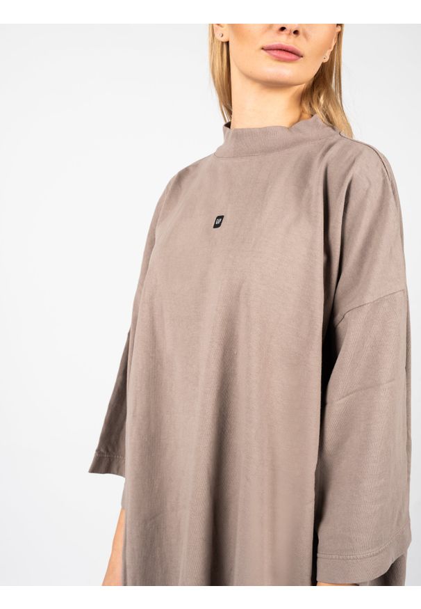 Yeezy Gap Engineered by Balenciaga - Yeezy Gap Engineered By Balenciaga T-Shirt "Logo" | 719614 TMVQ2 | Mężczyzna | Beżowy. Kolor: beżowy. Materiał: bawełna. Wzór: nadruk
