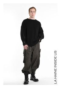 La Haine Inside Us Sweter | 3K M1111 | Mężczyzna | Czarny. Okazja: na co dzień. Kolor: czarny. Materiał: wełna, wiskoza, akryl. Sezon: lato. Styl: casual, elegancki