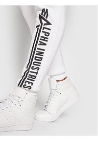 Alpha Industries Spodnie dresowe Jogger 118364 Biały Regular Fit. Kolor: biały. Materiał: dresówka, bawełna #3