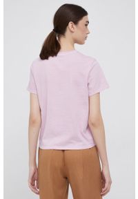 Levi's® - Levi's T-shirt bawełniany kolor fioletowy. Okazja: na co dzień, na spotkanie biznesowe. Kolor: fioletowy. Materiał: bawełna. Wzór: aplikacja. Styl: biznesowy, casual