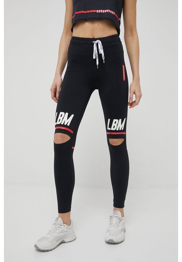 LABELLAMAFIA - LaBellaMafia legginsy treningowe Essentials damskie kolor czarny z nadrukiem. Stan: podwyższony. Kolor: czarny. Wzór: nadruk