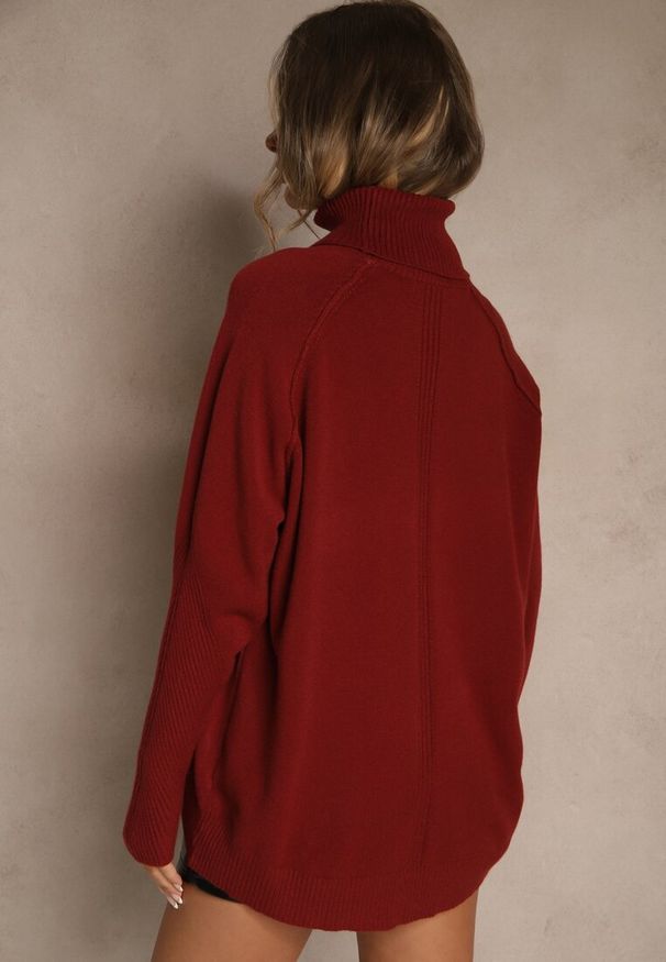 Renee - Bordowy Golf z Domieszką Kaszmiru o Prostym Kroju Zoirsova. Okazja: na co dzień. Typ kołnierza: golf. Kolor: czerwony. Materiał: kaszmir. Długość rękawa: długi rękaw. Długość: długie. Styl: elegancki, casual