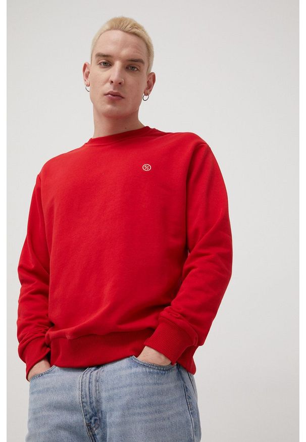 Cross Jeans bluza męska kolor czerwony gładka. Okazja: na co dzień. Kolor: czerwony. Materiał: dzianina. Wzór: gładki. Styl: casual