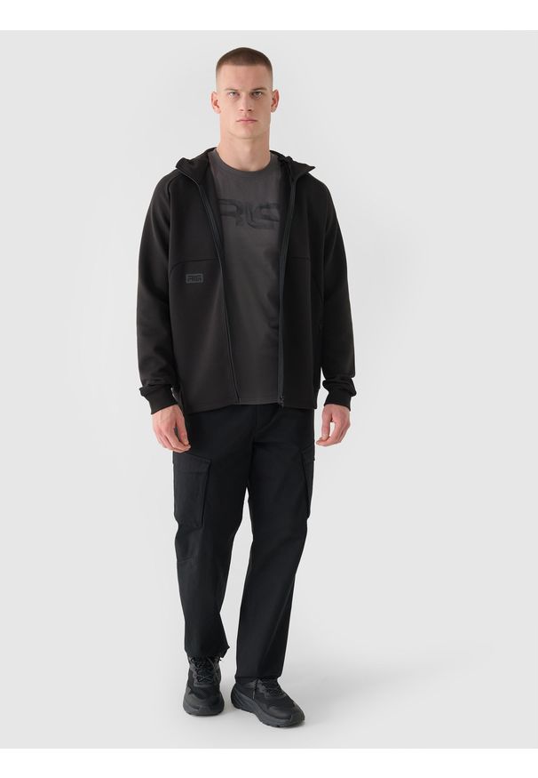 4f - 4F Bluza dresowa rozpinana z kapturem męska 4F x Robert Lewandowski - czarna XL. Okazja: na co dzień. Typ kołnierza: kaptur. Kolor: czarny. Materiał: dresówka. Długość rękawa: raglanowy rękaw. Wzór: aplikacja, gładki, ze splotem. Styl: sportowy, casual