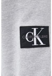 Calvin Klein Jeans bluza bawełniana męska kolor szary gładka. Okazja: na co dzień. Kolor: szary. Materiał: bawełna. Długość: krótkie. Wzór: gładki. Styl: casual #5