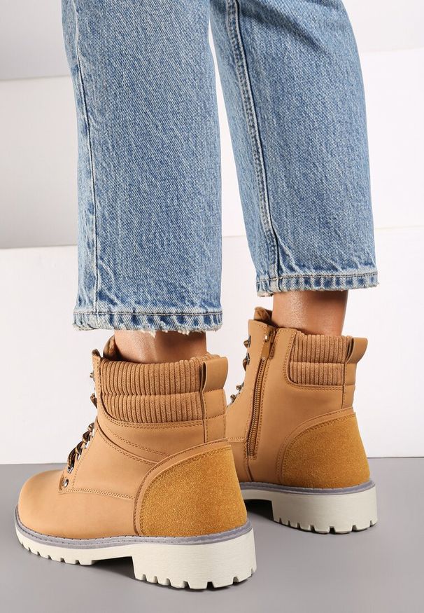 Born2be - Brązowe Płaskie Klasyczne Traperki ze Sznurowaniem Lobanne. Kolor: brązowy. Materiał: jeans, wełna. Sezon: zima, jesień. Styl: klasyczny