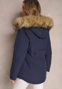 Renee - Granatowa Kurtka Parka z Odpinanym Kapturem i Futerkiem Veazee. Okazja: na co dzień. Kolor: niebieski. Materiał: futro. Sezon: zima. Styl: klasyczny, casual, elegancki