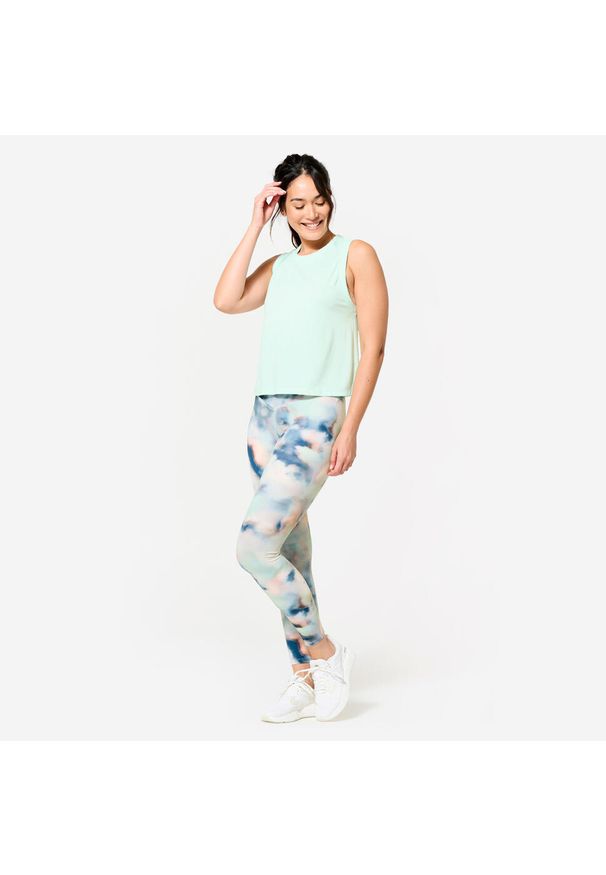 DOMYOS - Koszulka bez rękawów damska Domyos Gym & Pilates Crop Top. Kolor: zielony, niebieski, wielokolorowy. Materiał: lyocell, włókno, materiał, bawełna. Długość rękawa: bez rękawów. Długość: krótkie. Sport: joga i pilates