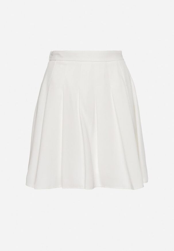 Born2be - Biała Spódnica z Zakładkami Zapinana na Ukryty z Boku Suwak Ricercara. Okazja: na co dzień. Kolor: biały. Styl: elegancki, casual, klasyczny