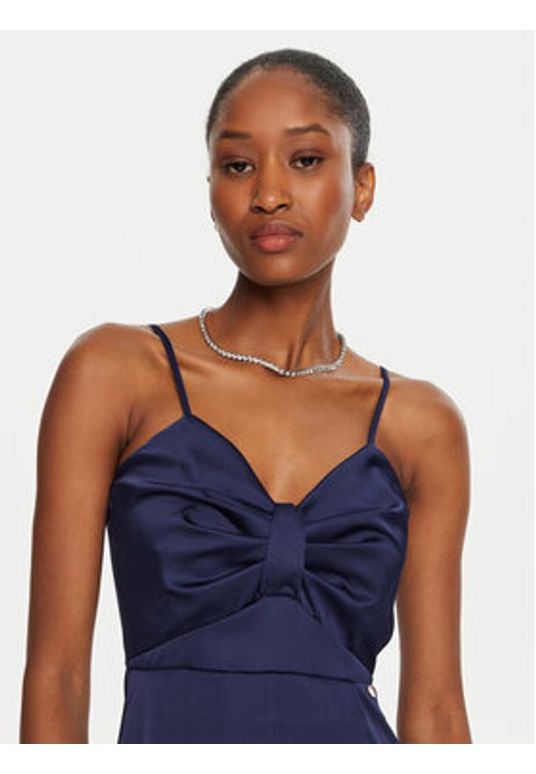 Rinascimento Sukienka wieczorowa CFC0120638003 Granatowy Regular Fit. Kolor: niebieski. Materiał: syntetyk. Styl: wizytowy