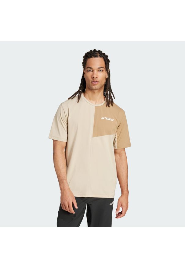 Adidas - Koszulka Terrex Multi Climacool. Kolor: beżowy. Technologia: ClimaCool (Adidas). Sport: turystyka piesza