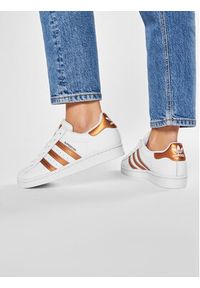 Adidas - adidas Sneakersy Superstar W FX7484 Biały. Kolor: biały. Materiał: skóra. Model: Adidas Superstar #4