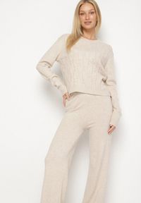 Born2be - Jasnobeżowy Dzianinowy Komplet z Wełną i Bawełną Sweter z Tłoczonym Wzorem i Spodnie Otivra. Kolor: beżowy. Materiał: dzianina, bawełna, wełna #7