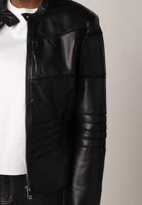 Born2be - Czarna Kurtka Typu Ramoneska Ozdobiona Przeszyciami Elianea. Okazja: na co dzień. Kolor: czarny. Materiał: poliester, jeans. Wzór: aplikacja. Styl: casual, elegancki #8