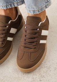 Born2be - Brązowe Sneakersy na Kauczukowej Podeszwie z Geometrycznym Motywem Vikioria. Okazja: na co dzień. Kolor: brązowy. Materiał: kauczuk. Wzór: geometria #3