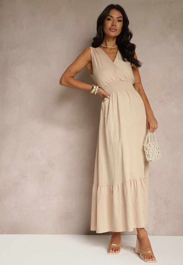 Renee - Beżowa Wiskozowa Sukienka o Kopertowym Kroju Bez Rękawów Silessa. Okazja: na co dzień. Typ kołnierza: dekolt w kształcie V. Kolor: beżowy. Materiał: wiskoza. Długość rękawa: bez rękawów. Typ sukienki: kopertowe. Styl: casual