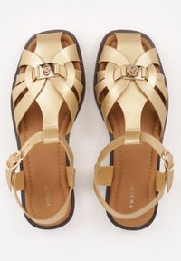 Born2be - Złote Sandały VICES z Przeplatanymi Paskami i Elegancką Aplikacją Peticea. Okazja: na co dzień. Zapięcie: pasek. Kolor: złoty. Materiał: jeans. Wzór: aplikacja. Sezon: lato. Styl: elegancki #2