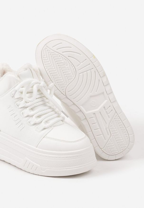 Born2be - Białe Sneakersy na Platformie Ocieplane Futrem Leanelitia. Okazja: na co dzień. Kolor: biały. Materiał: futro. Wzór: napisy, aplikacja. Obcas: na platformie