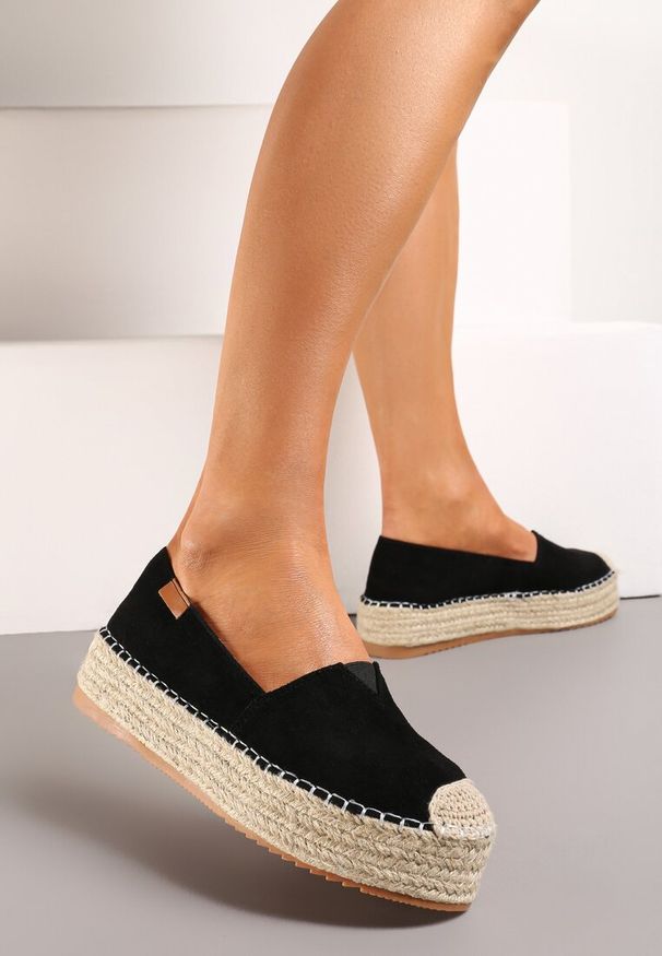 Renee - Czarne Espadryle z Imitacji Zamszu na Platformie z Jutowej Plecionki Mirrona. Kolor: czarny. Materiał: zamsz. Obcas: na platformie