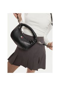 Torebka Tommy Jeans. Kolor: czarny #1