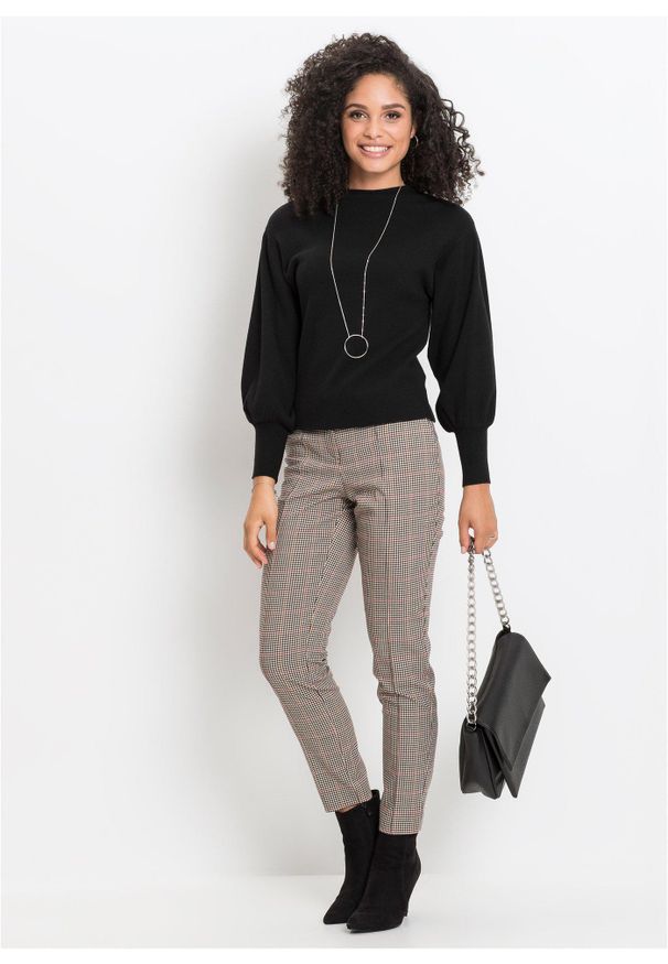 bonprix - Sweter oversize z mieszanki wiskozy. Typ kołnierza: kołnierzyk stójkowy. Kolor: czarny. Materiał: dzianina, wiskoza. Styl: elegancki