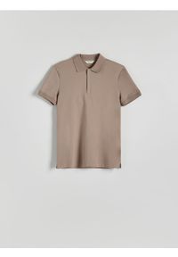 Reserved - Bawełniana koszulka polo slim - złamana biel. Typ kołnierza: polo. Materiał: bawełna