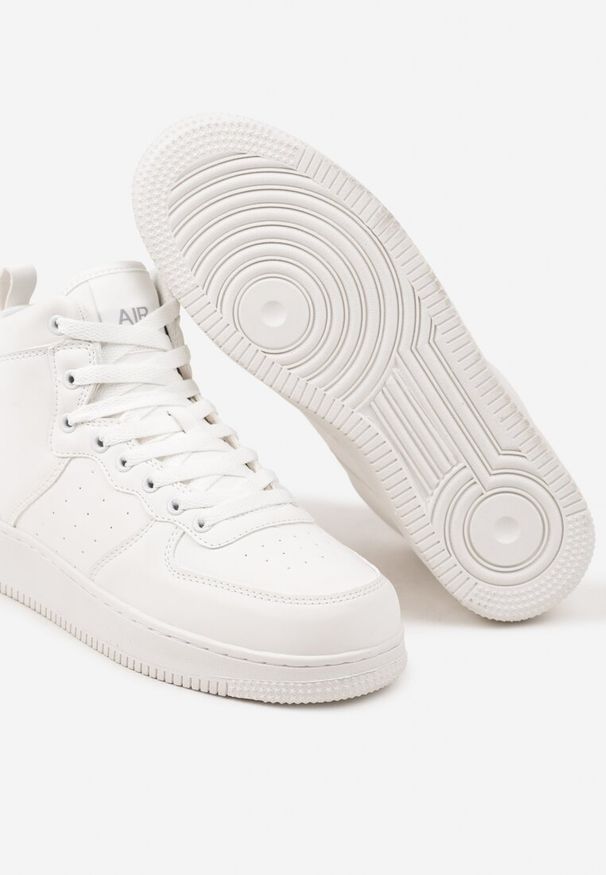 Born2be - Białe Płaskie Sznurowane Botki Sneakersy za Kostkę Mivara. Okazja: na co dzień, na spacer. Wysokość cholewki: za kostkę. Zapięcie: sznurówki. Kolor: biały. Obcas: na obcasie. Sport: turystyka piesza