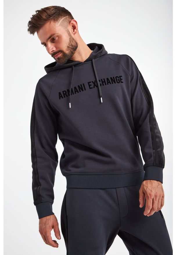 Armani Exchange - BLUZA ARMANI EXCHANGE. Materiał: welur. Długość rękawa: długi rękaw. Długość: długie. Wzór: nadruk