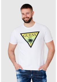 Guess - GUESS Biały t-shirt męski z logo z palmą. Kolor: biały. Wzór: nadruk
