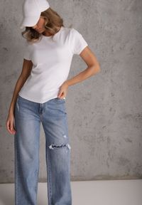 Renee - Biały Bawełniany T-shirt o Dopasowanym Kroju z Prążkowanego Materiału Lailya. Okazja: na co dzień. Kolor: biały. Materiał: prążkowany, materiał, bawełna. Wzór: gładki. Styl: casual, klasyczny #4