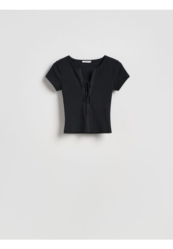 Reserved - Bluzka z wiązaniem - czarny. Kolor: czarny. Materiał: prążkowany, dzianina, bawełna