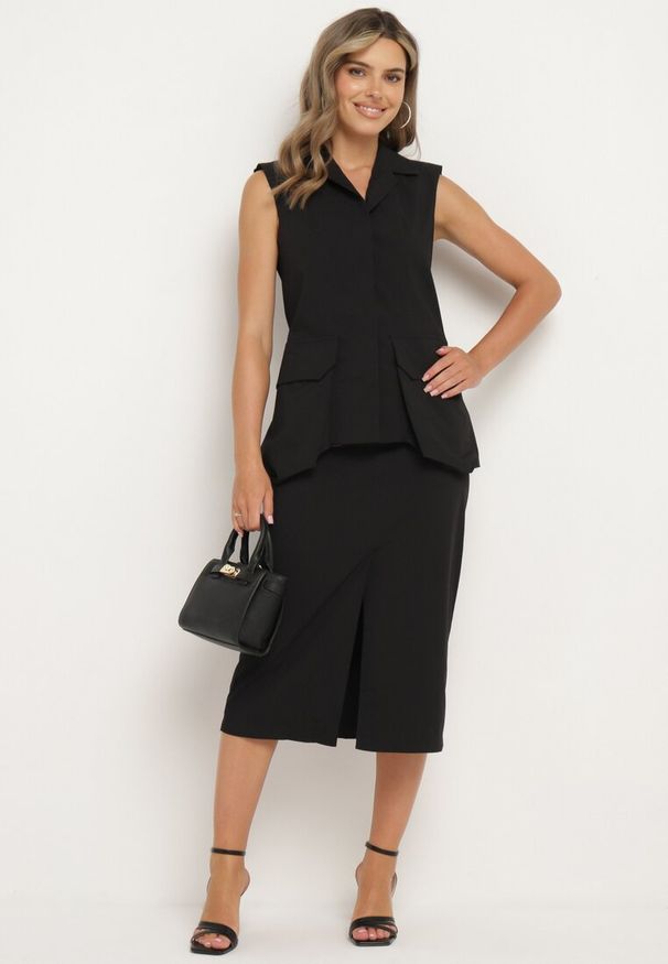 Born2be - Czarna Elegancka Kamizelka z Bawełną Zapinana na Guzik z Wsuwanymi Kieszeniami Tiamaella. Kolor: czarny. Materiał: bawełna. Sezon: wiosna, lato. Styl: elegancki