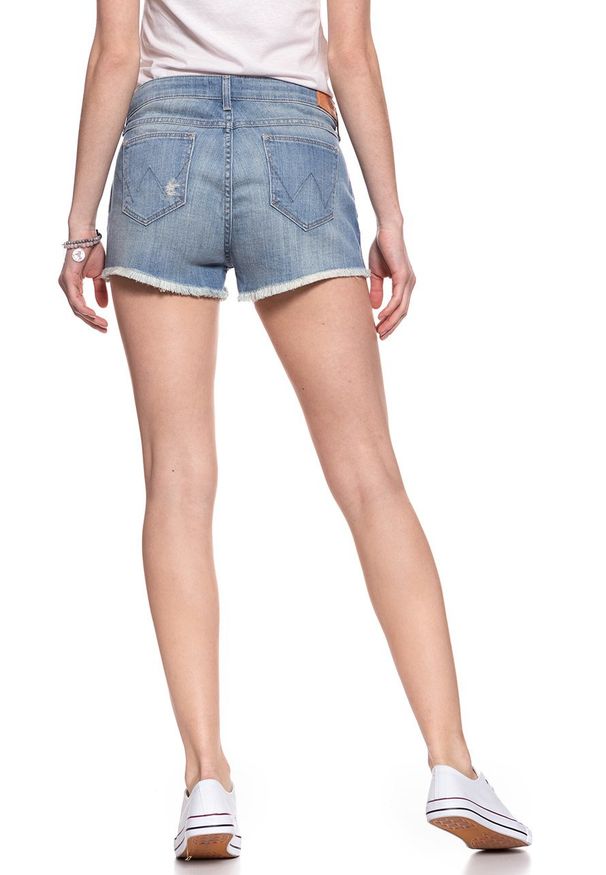 Wrangler - DAMSKIE SPODENKI WRANGLER BOYFRIEND SHORT SUNFADED W29AC293G. Materiał: jeans. Wzór: aplikacja. Styl: vintage, retro
