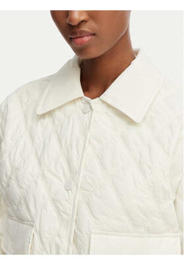 Guess Kurtka przejściowa W6GL38 W2342 Biały Regular Fit. Kolor: biały. Materiał: syntetyk