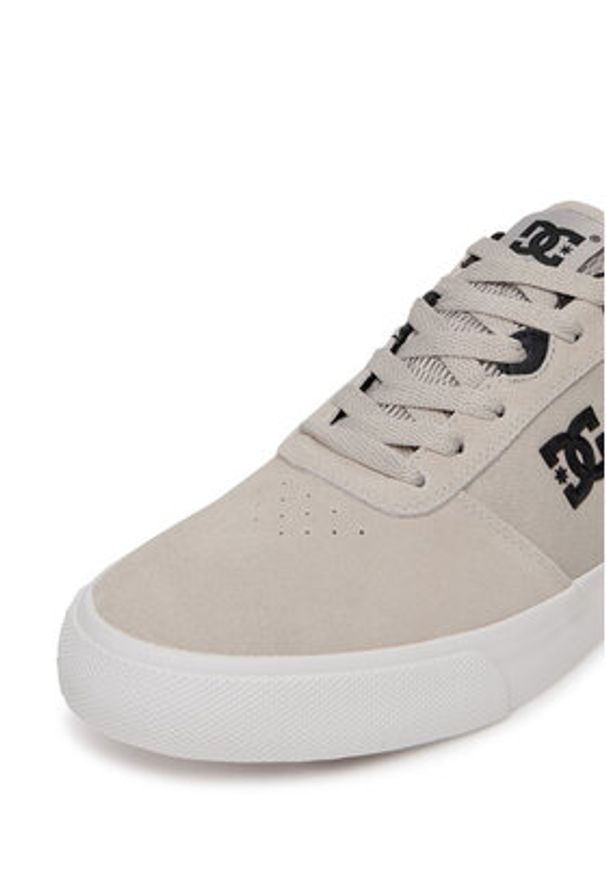 DC Tenisówki AW247501 Szary. Kolor: szary. Materiał: zamsz, skóra