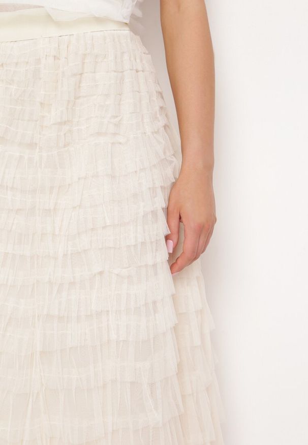 Born2be - Jasnobeżowa Rozkloszowana Spódnica Maxi z Falbankami z Tiulu Davena. Kolor: beżowy. Materiał: tiul. Wzór: aplikacja