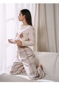 Sinsay - Bawełniana piżama dwuczęściowa z nadrukiem - kremowy. Kolor: kremowy. Materiał: bawełna. Wzór: nadruk #1